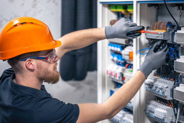 Best Licensed Electrician  in St Ann, MO